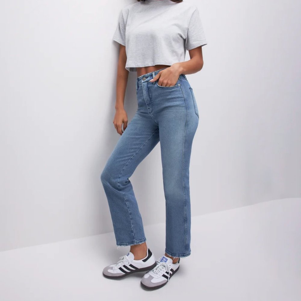 Good American Good Curve Straight Jeans in Medium Denim